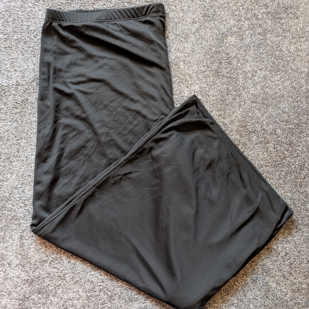 Essential Wide-Leg Pants in Black